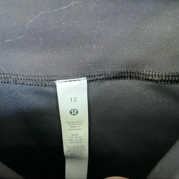 Lululemon hi rise WU 23 inch crop sz 12 - Picture 3 of 3